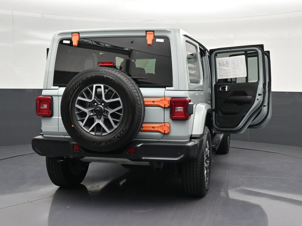 Used 2024 Jeep Wrangler Unlimited Sahara w/ Safety Group AWD/4WD image 32