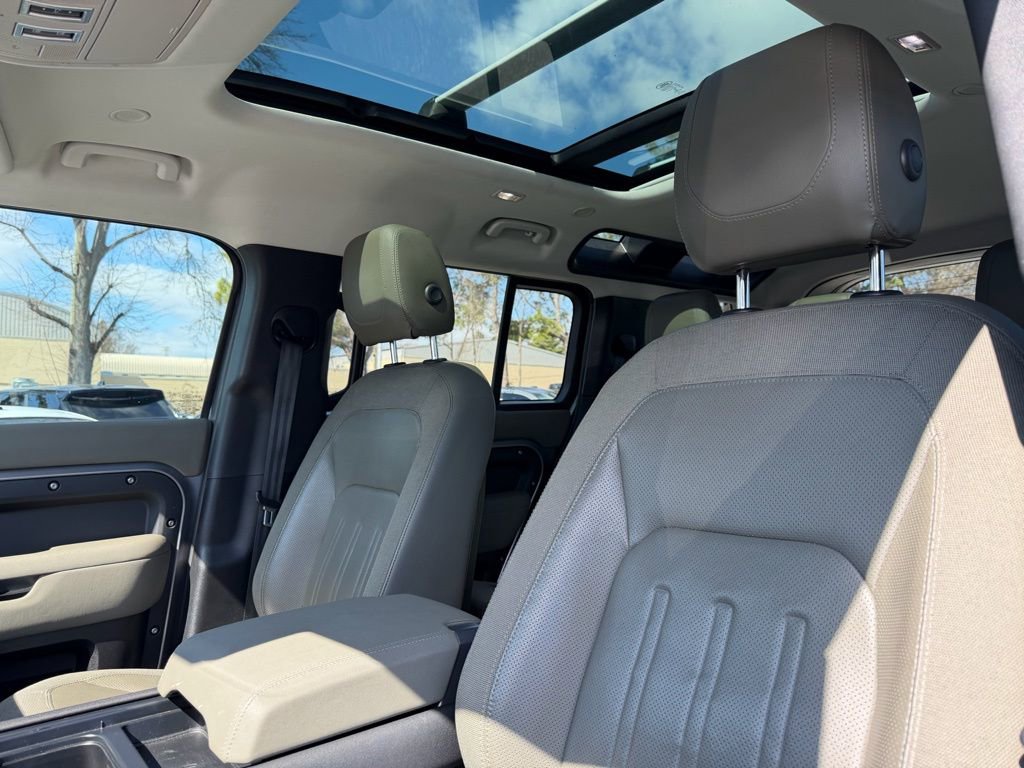 Used 2020 Land Rover Defender 110 SE image 10