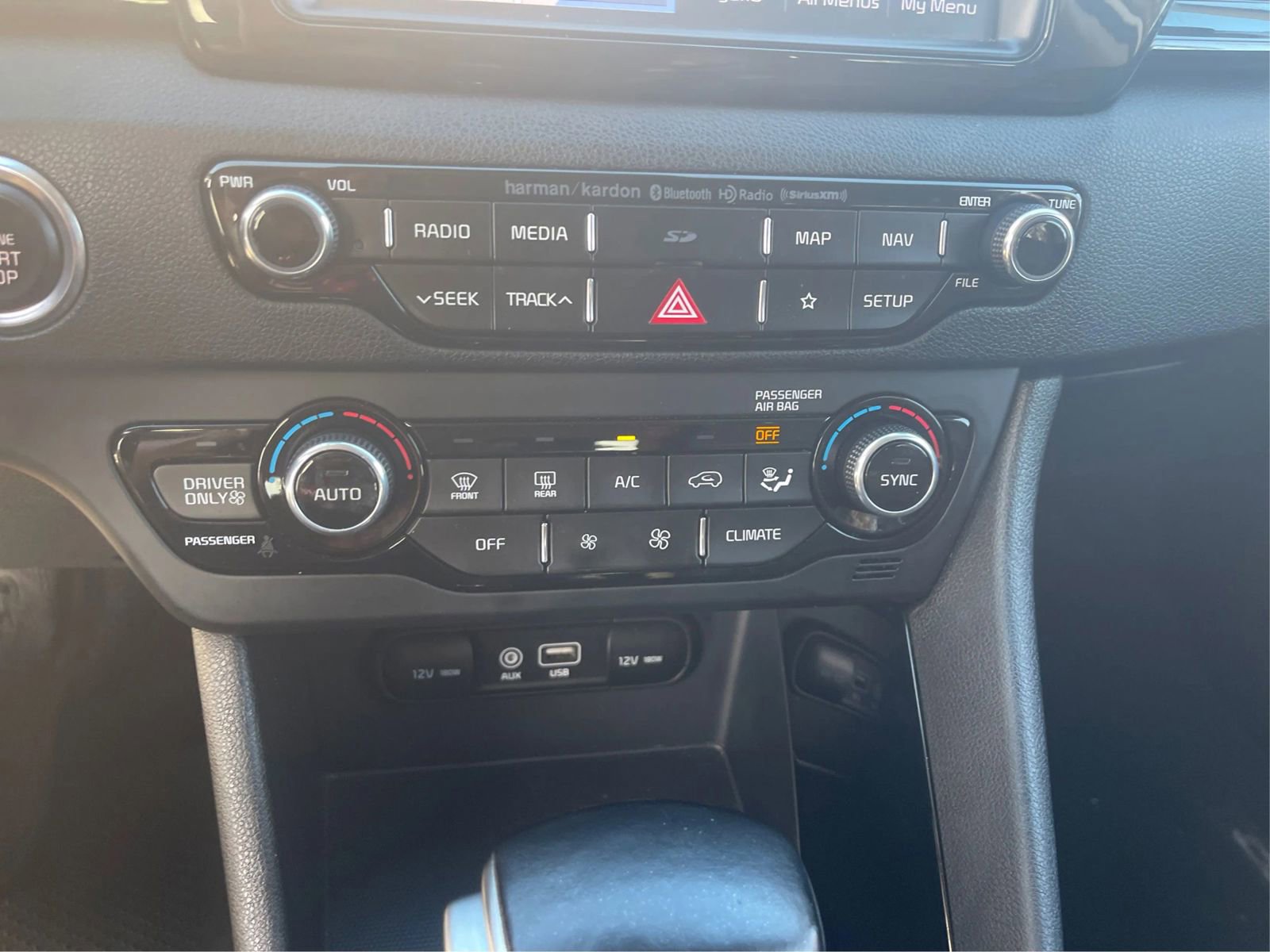 Used 2019 Kia Niro S Touring FWD image 23