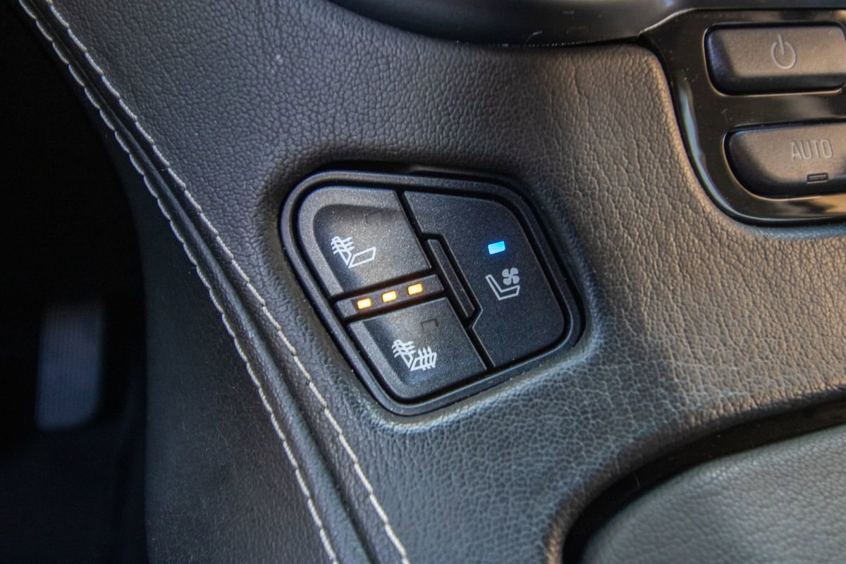 Used 2017 Chevrolet Suburban Premier AWD/4WD image 35