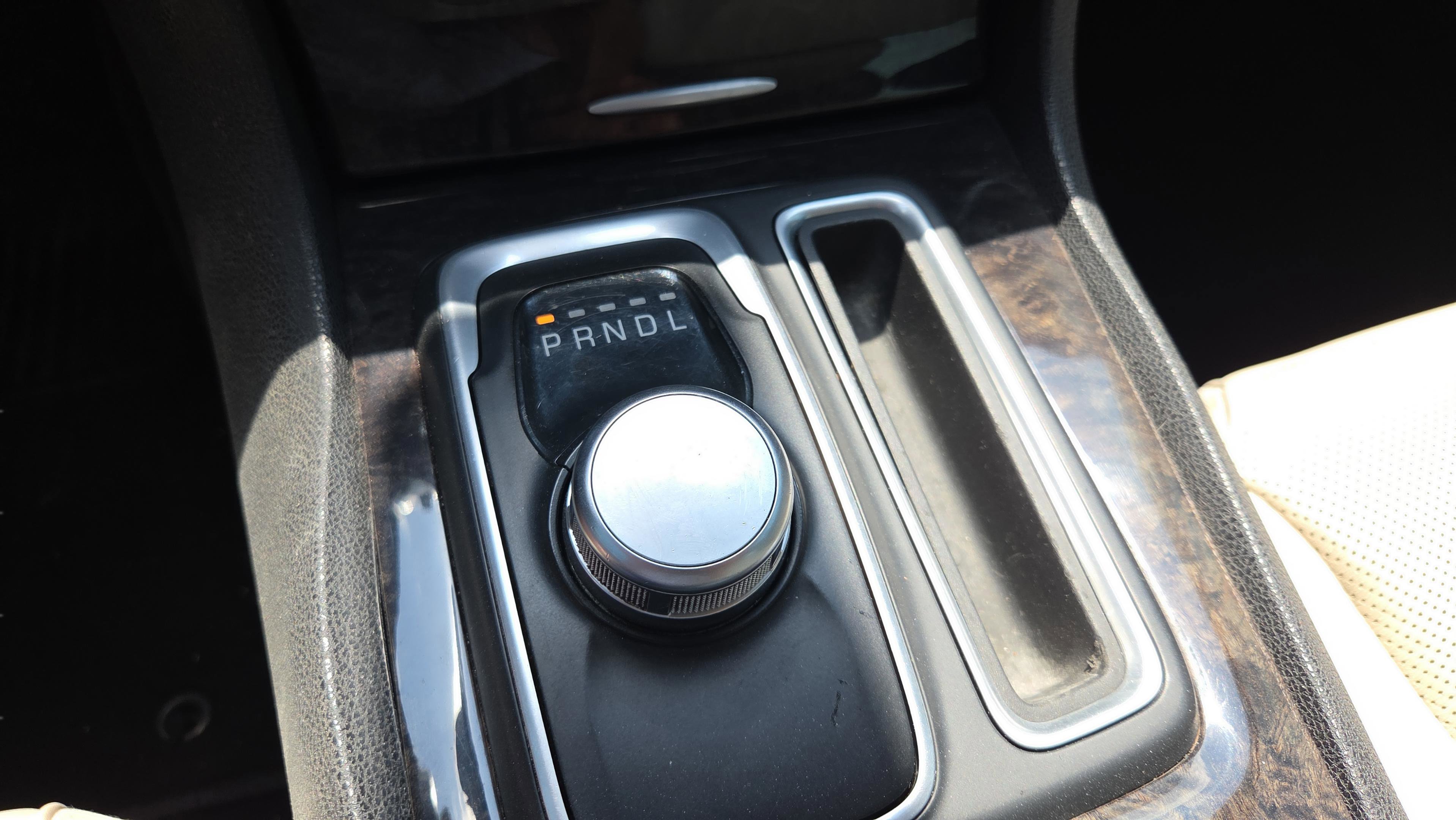 Used 2018 Chrysler 300 Limited image 26