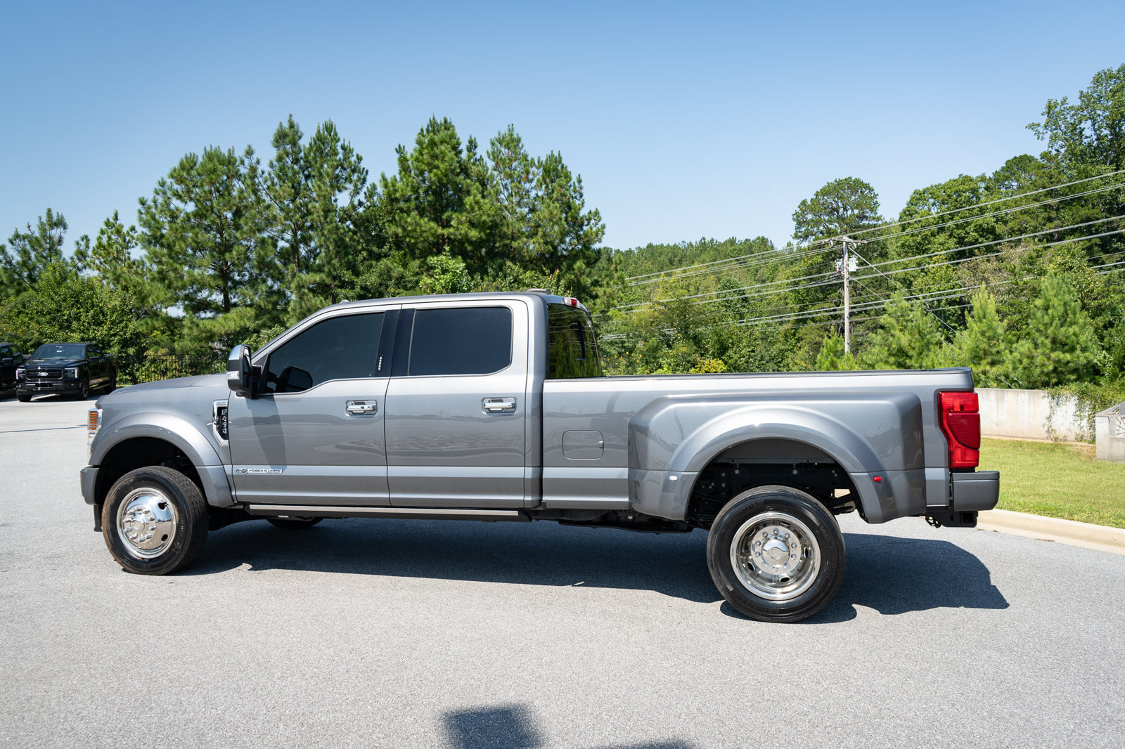 Used 2022 Ford F450 Platinum w/ FX4 Off-Road Package AWD/4WD image 18