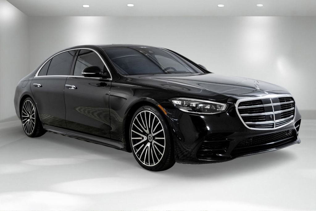 Used 2022 Mercedes-Benz S 580 4MATIC Sedan w/ AMG Line Package image 6