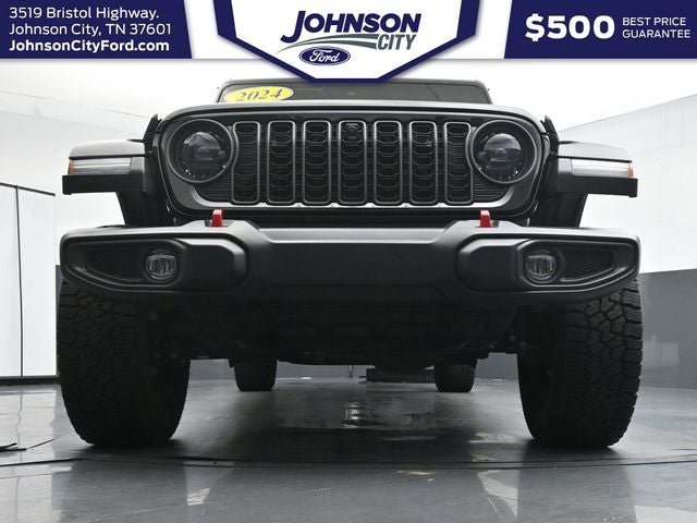 Used 2024 Jeep Gladiator Rubicon w/ Technology Group AWD/4WD image 27