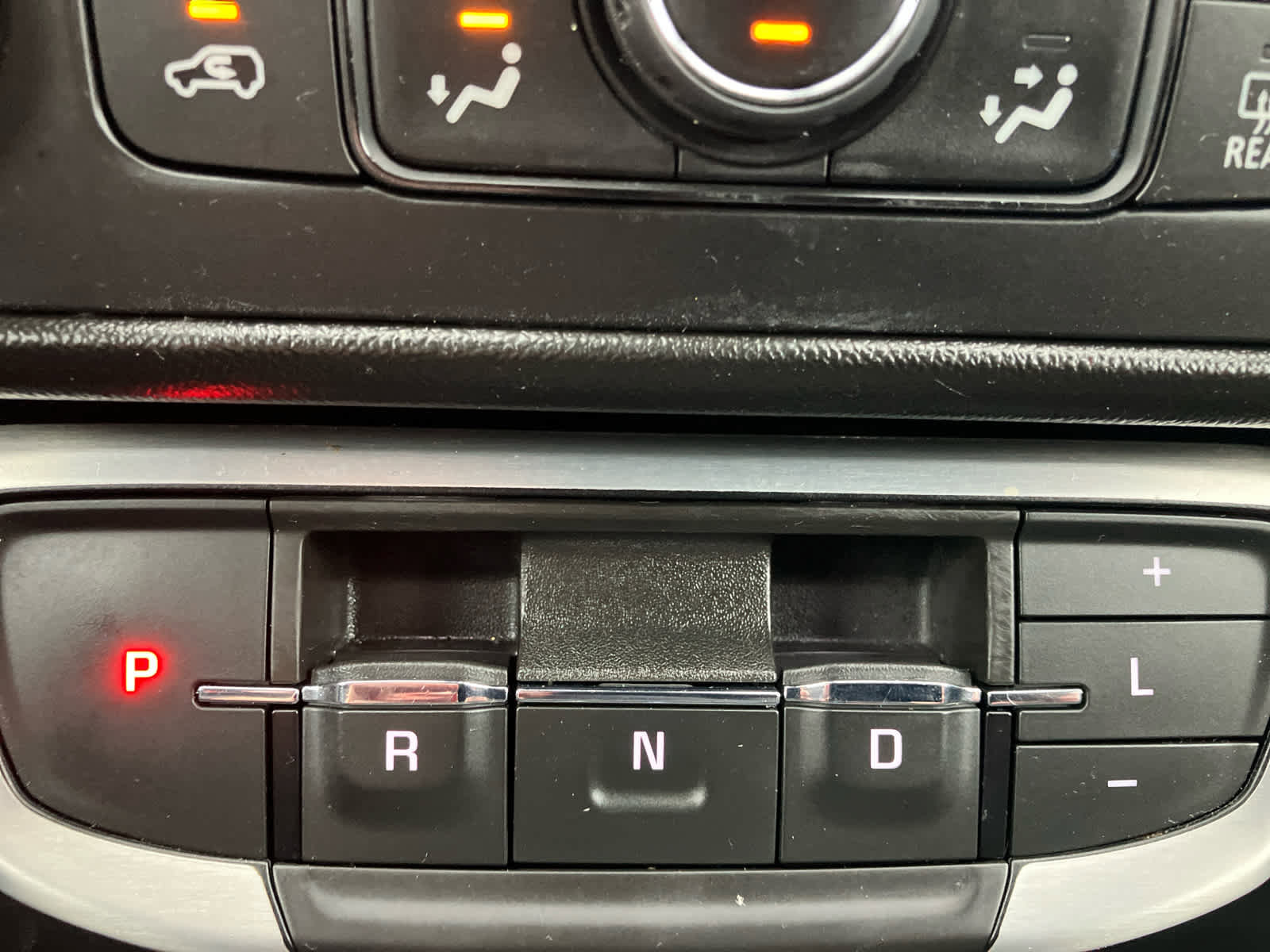 Used 2022 GMC Terrain SLE w/ Driver Convenience Package image 29