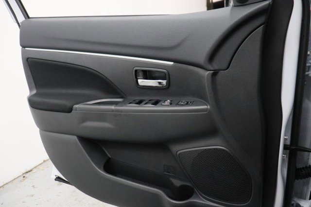 New 2026 Mitsubishi Outlander Sport LE AWD/4WD image 15
