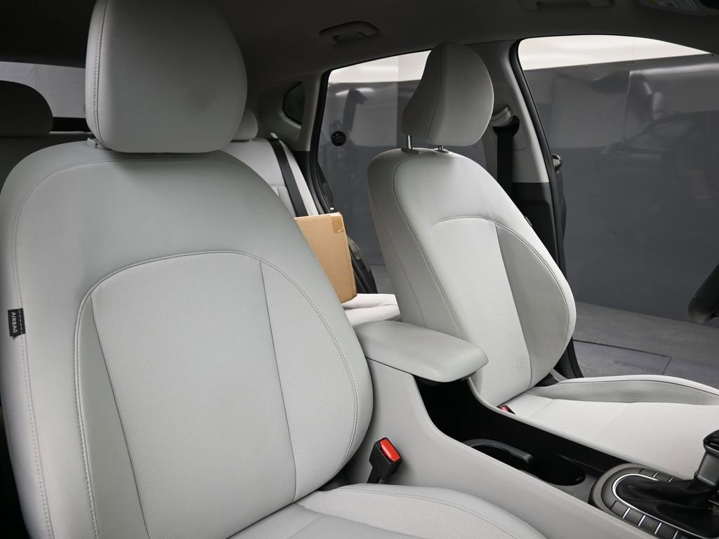 Certified 2025 Hyundai Kona SEL image 13