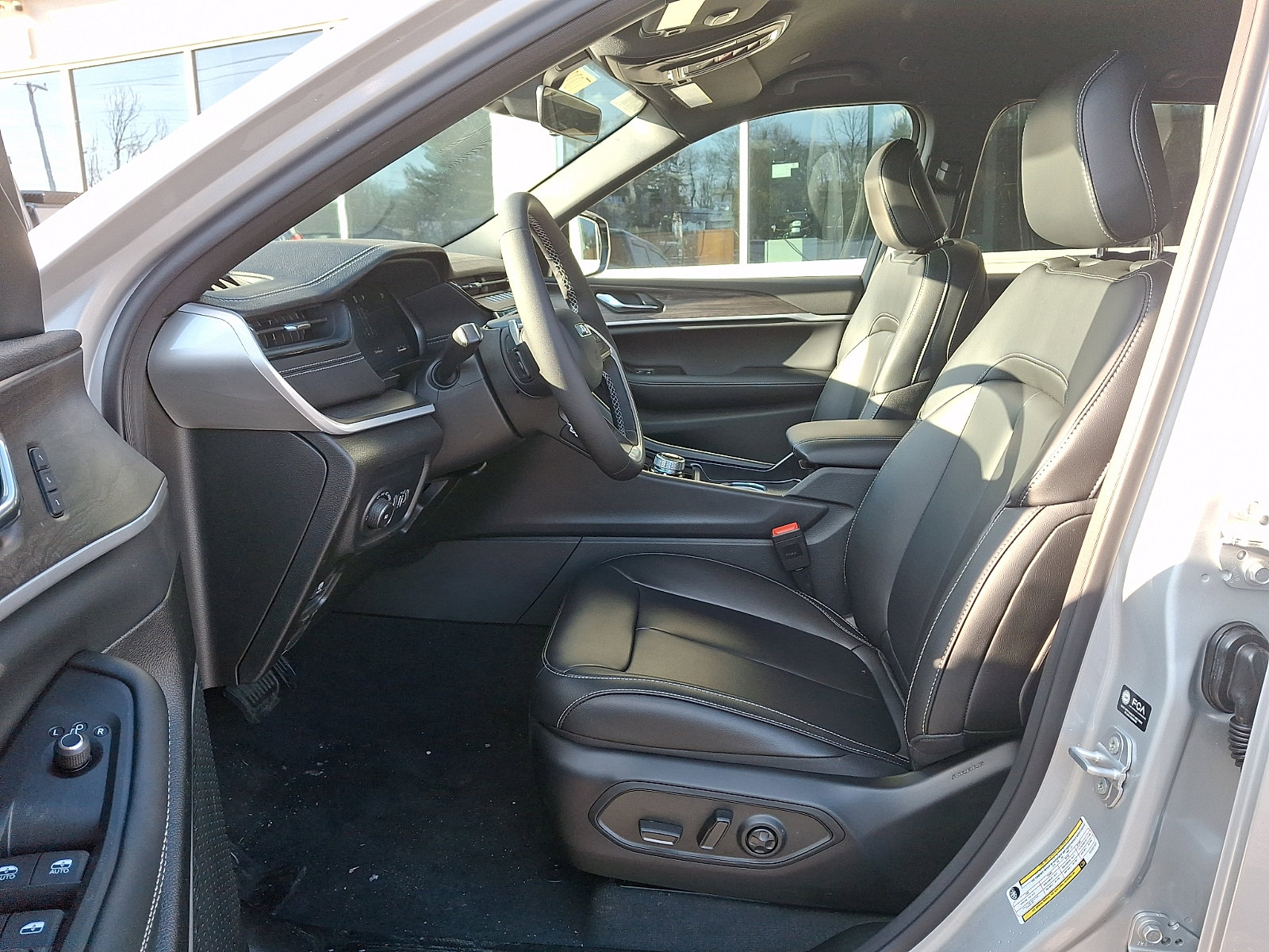 New 2026 Jeep Grand Cherokee Limited image 9