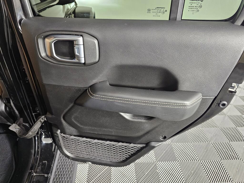 Used 2022 Jeep Wrangler Unlimited Sahara 4xe image 37