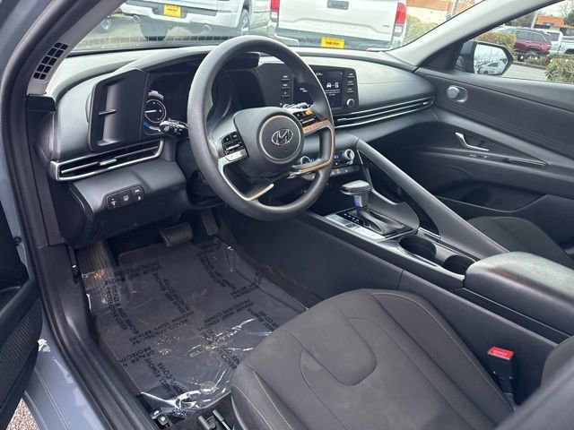 Used 2021 Hyundai Elantra Blue image 16