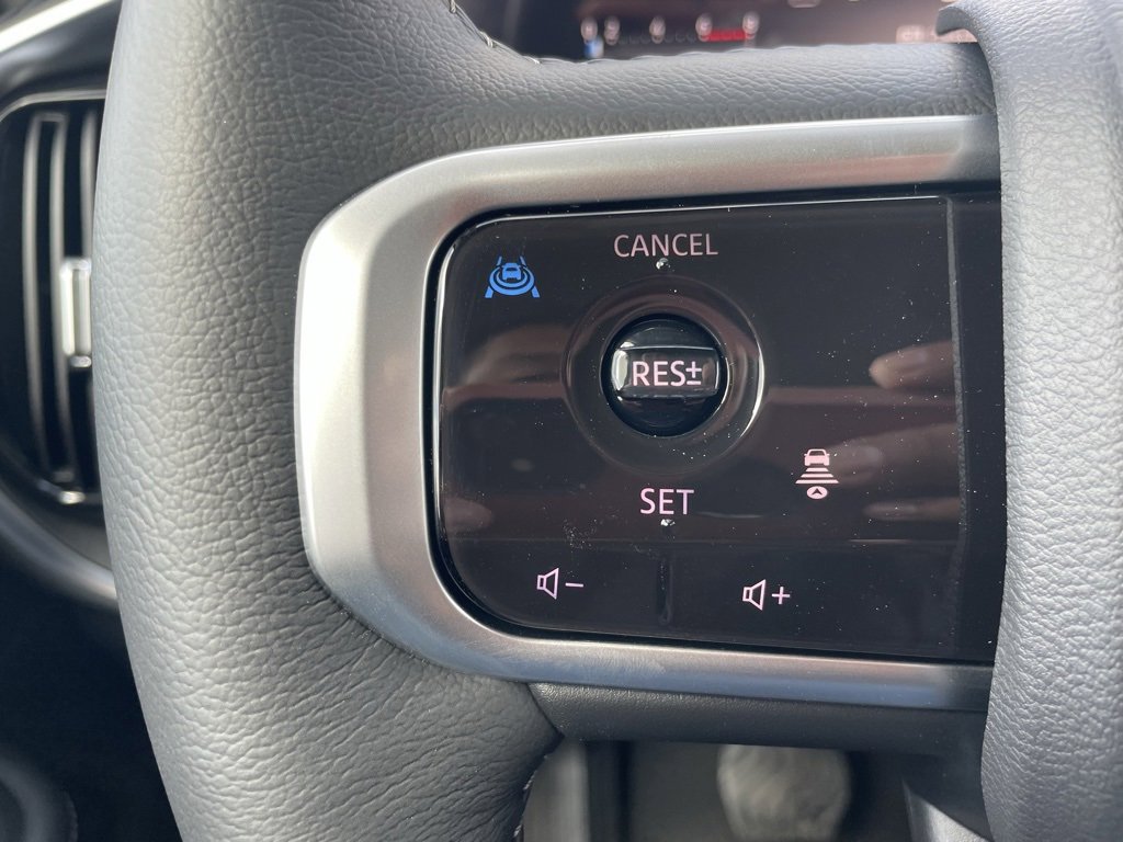 New 2026 Nissan Armada SV image 9