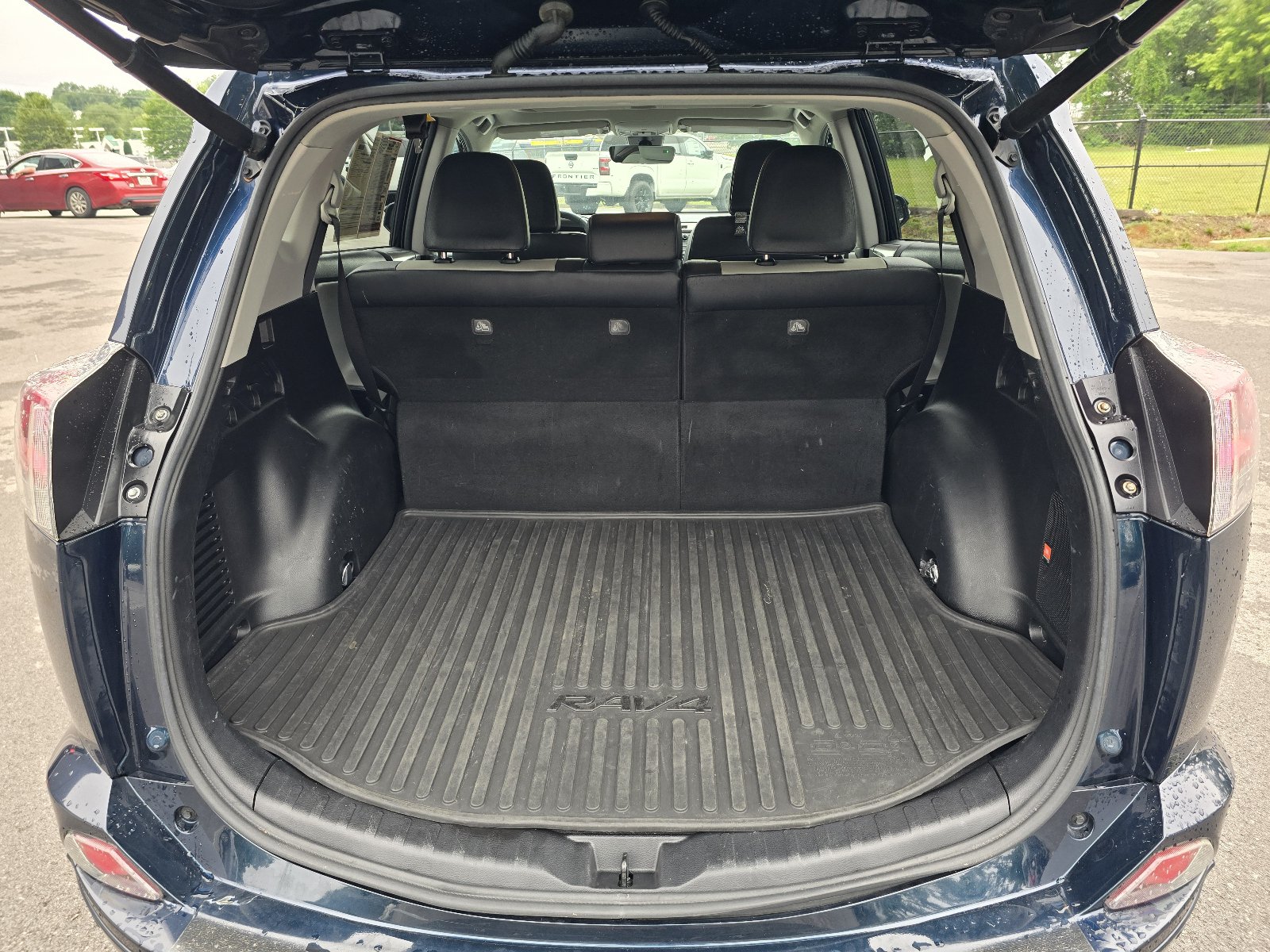 Used 2017 Toyota RAV4 Platinum FWD image 26