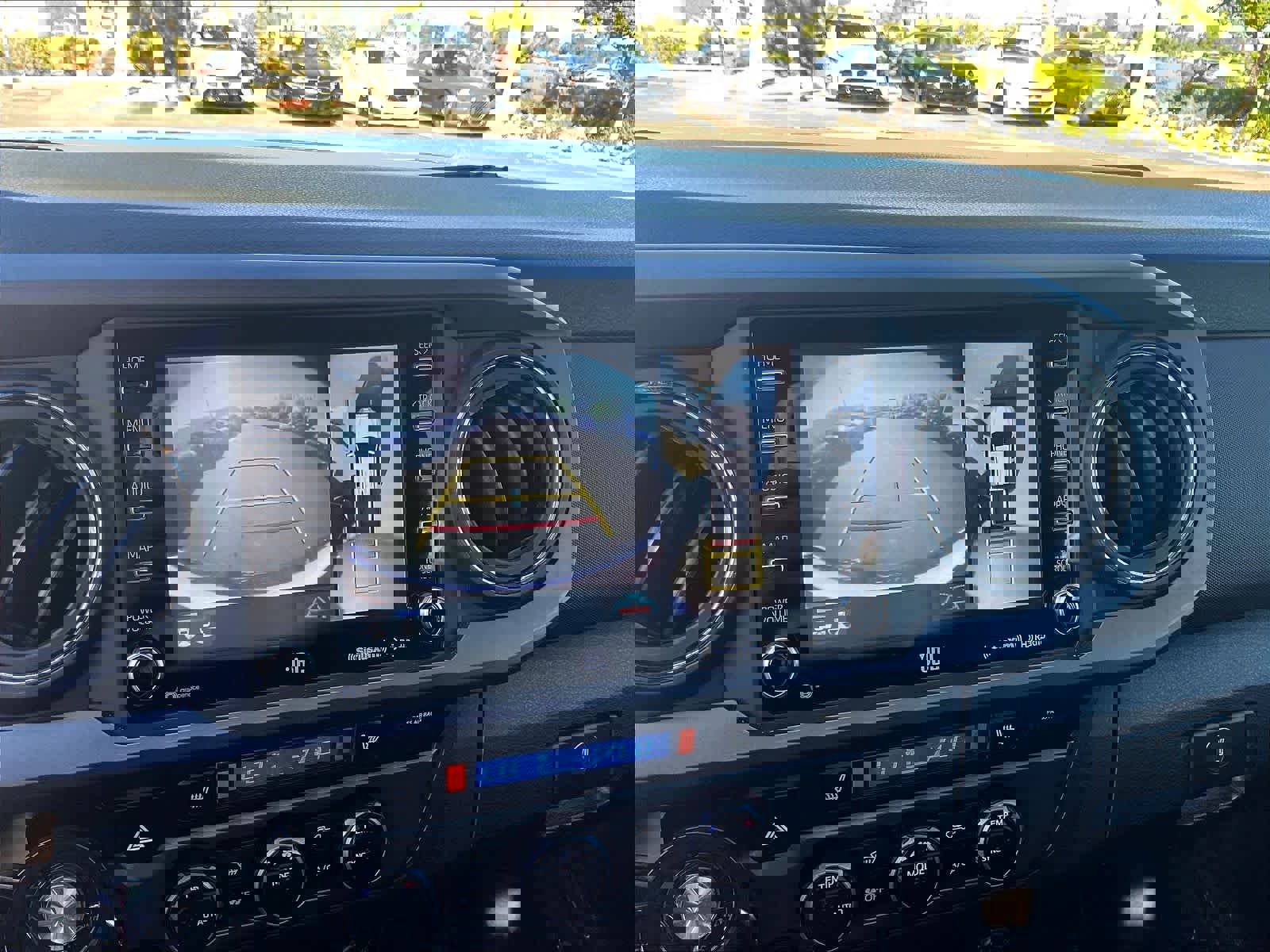 Used 2022 Toyota Tacoma TRD Off-Road w/ TRD Premium Off Road Package image 23