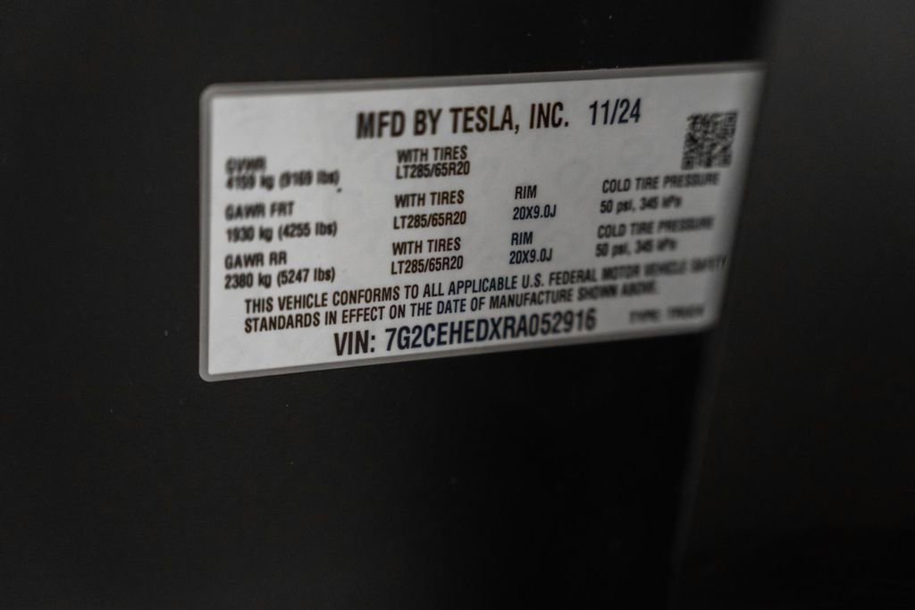 Used 2024 Tesla Cybertruck AWD Crew Cab image 46