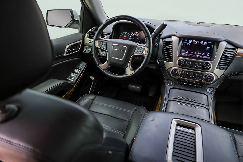 Used 2017 GMC Yukon Denali w/ Open Road Package AWD/4WD image 29