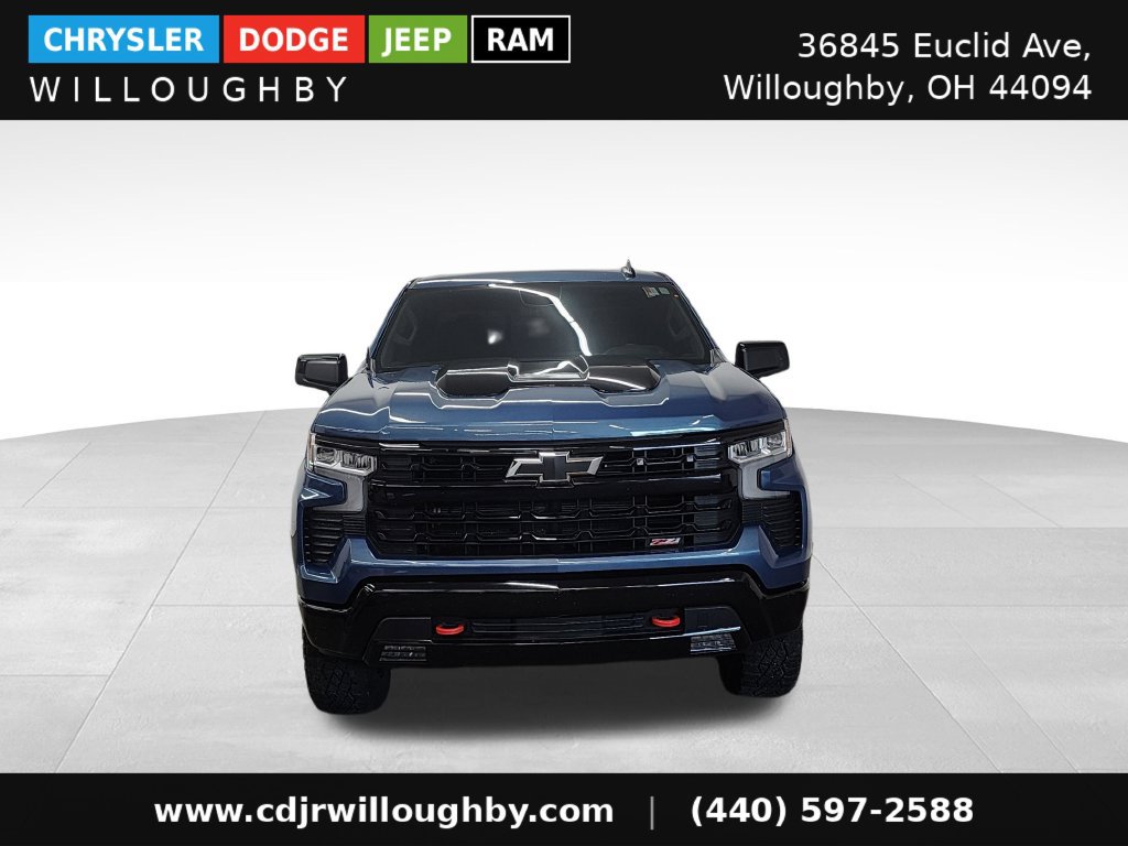 Used 2024 Chevrolet Silverado 1500 LT Trail Boss w/ Convenience Package II AWD/4WD image 2