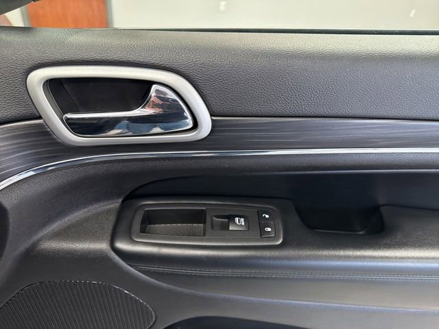 Used 2021 Jeep Grand Cherokee Limited image 55