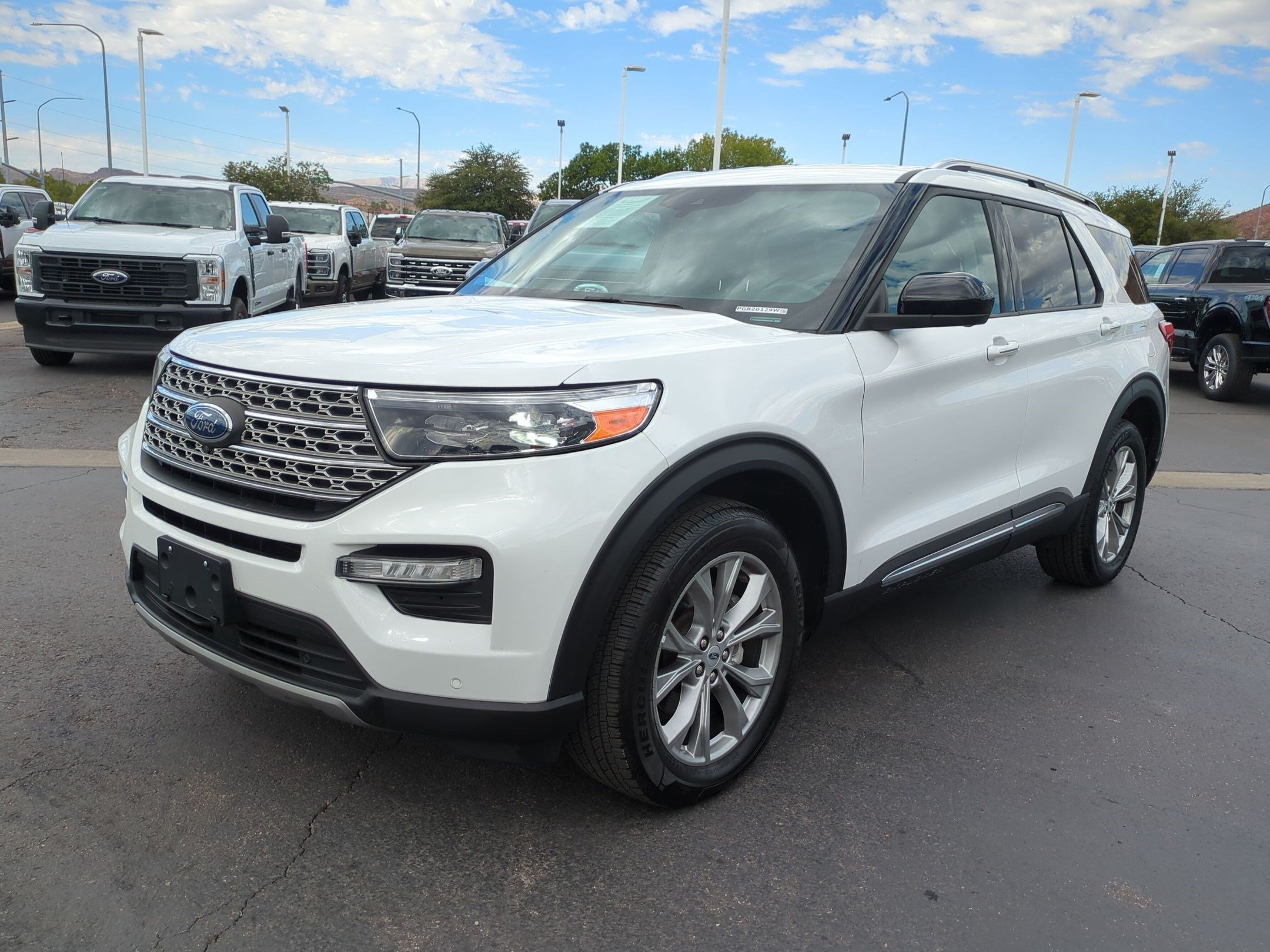Certified 2023 Ford Explorer Limited AWD/4WD image 10