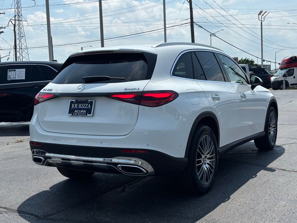 Used 2025 Mercedes-Benz GLC 300 4MATIC image 6