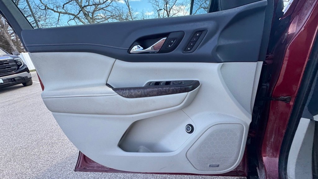 Used 2021 GMC Acadia Denali image 24