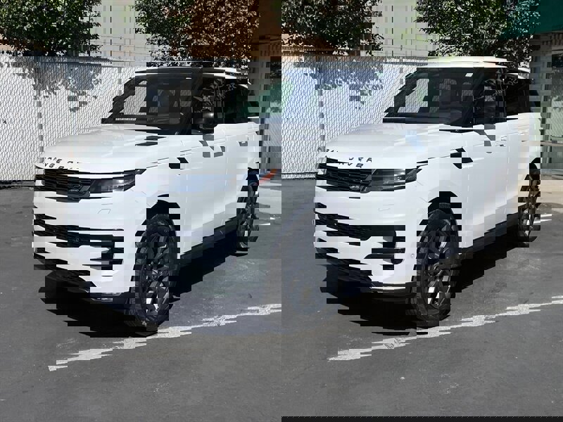 Used 2023 Land Rover Range Rover Sport SE image 3