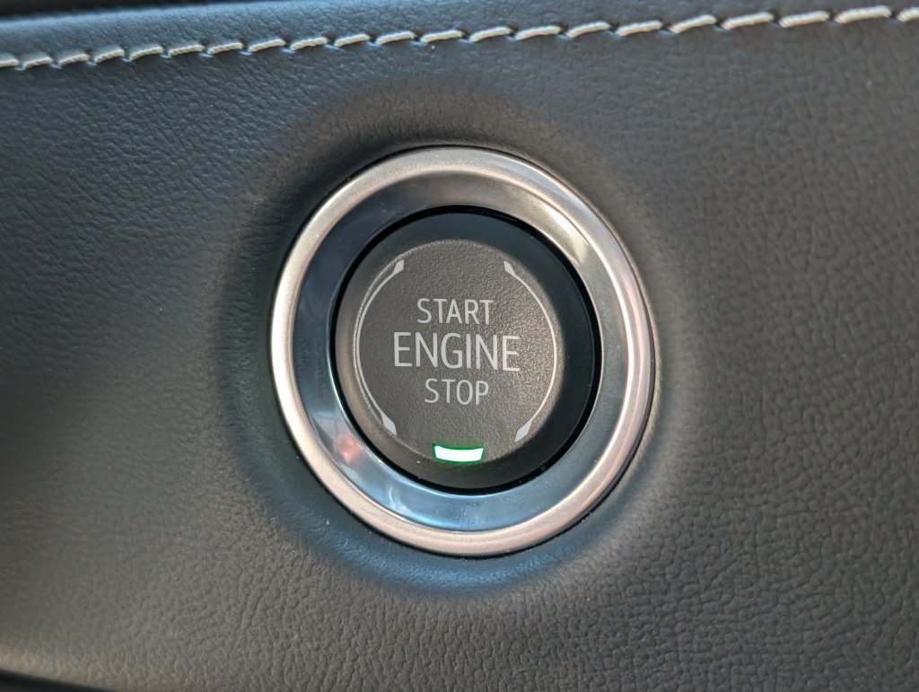 Certified 2025 Cadillac Escalade ESV V AWD/4WD image 31