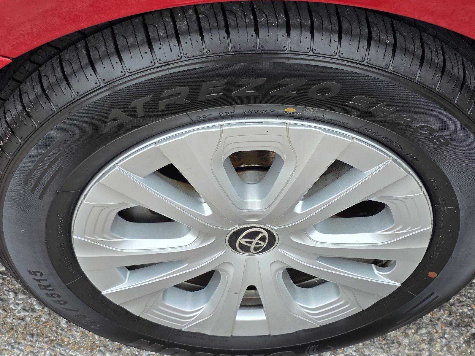 Used 2019 Toyota Prius LE FWD image 39