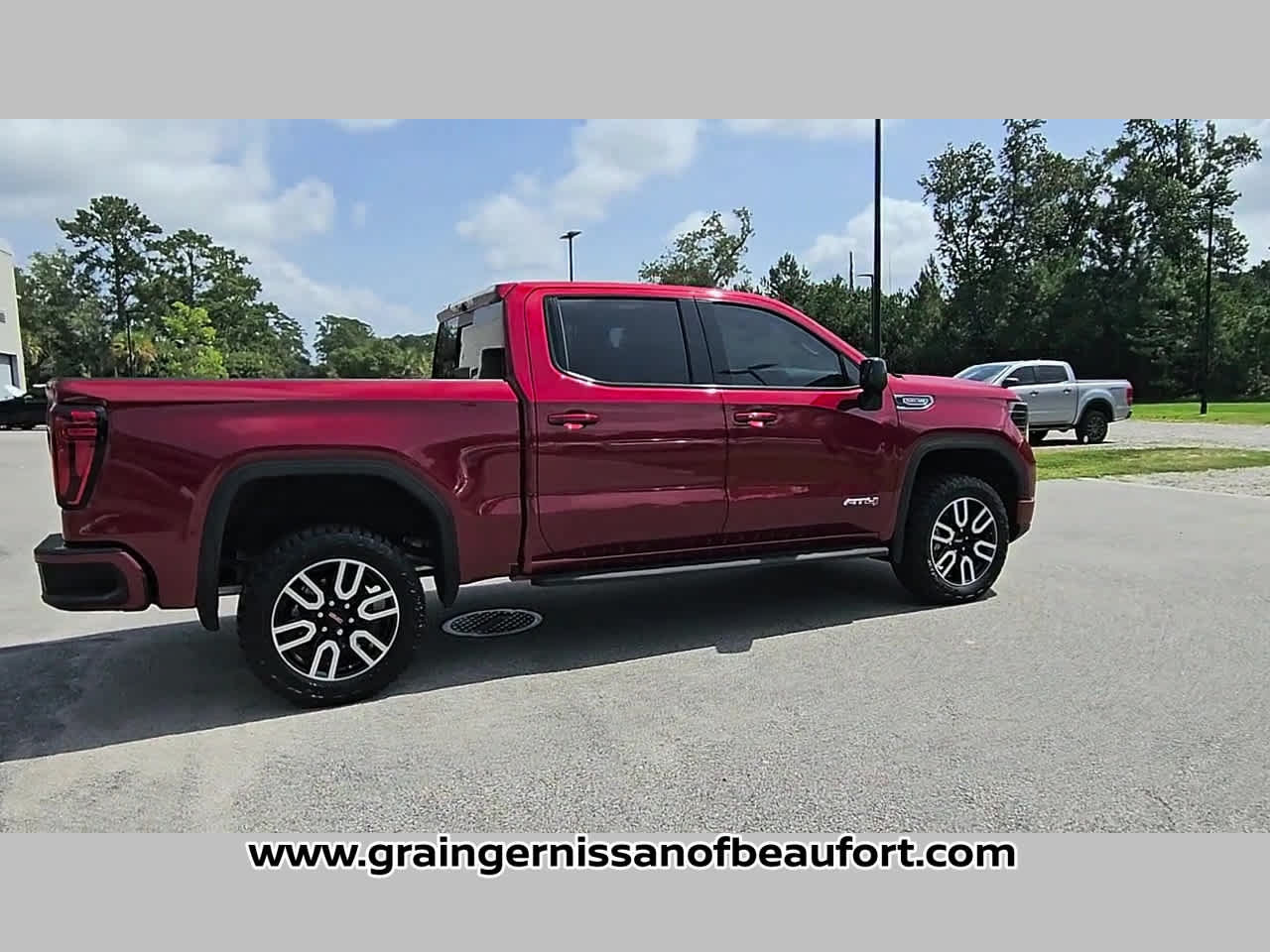 Used 2025 GMC Sierra 1500 AT4 w/ AT4 Premium Package AWD/4WD image 30