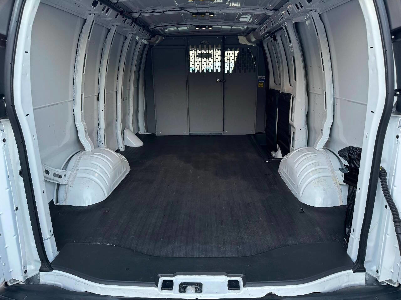 Used 2022 Chevrolet Express 3500 w/ Driver Convenience Package image 8