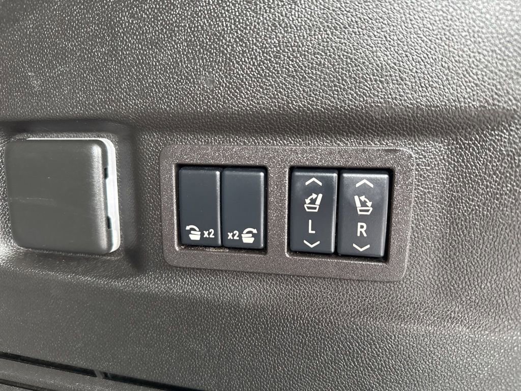 Used 2024 Chevrolet Tahoe Premier image 6