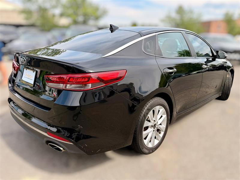 Used 2018 Kia Optima S FWD image 4