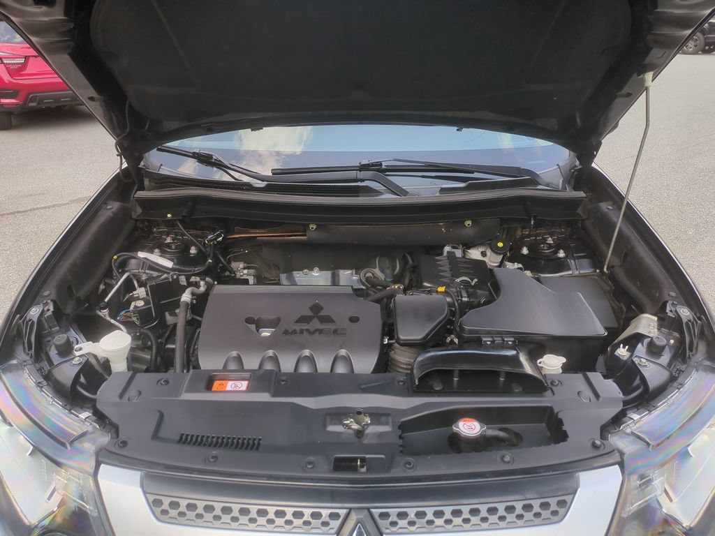Used 2020 Mitsubishi Outlander ES FWD image 21