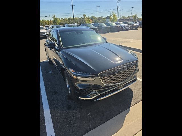 Used 2026 Genesis GV70 2.5T Select AWD/4WD image 2