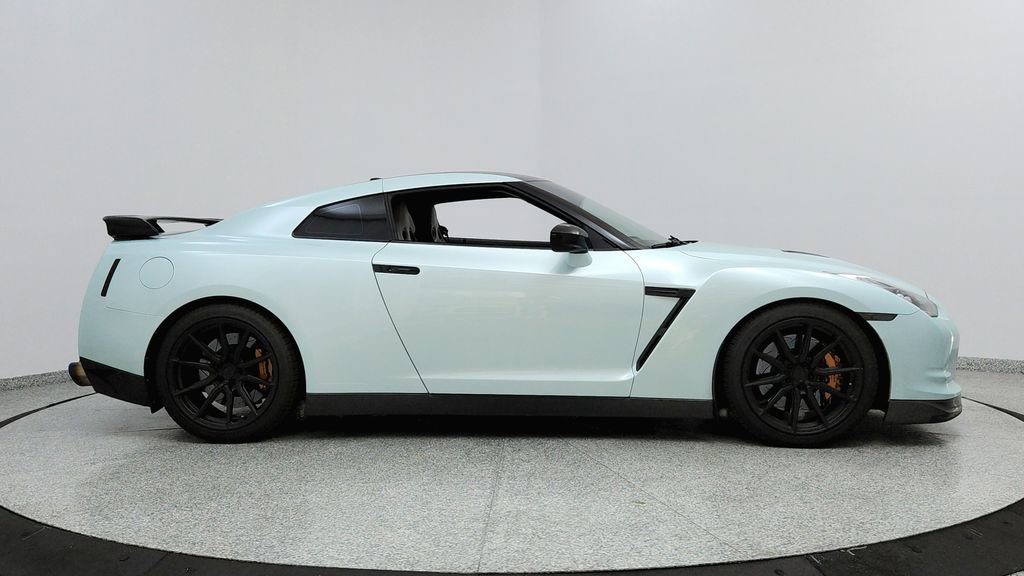 Used 2010 Nissan GT-R Premium AWD/4WD image 6