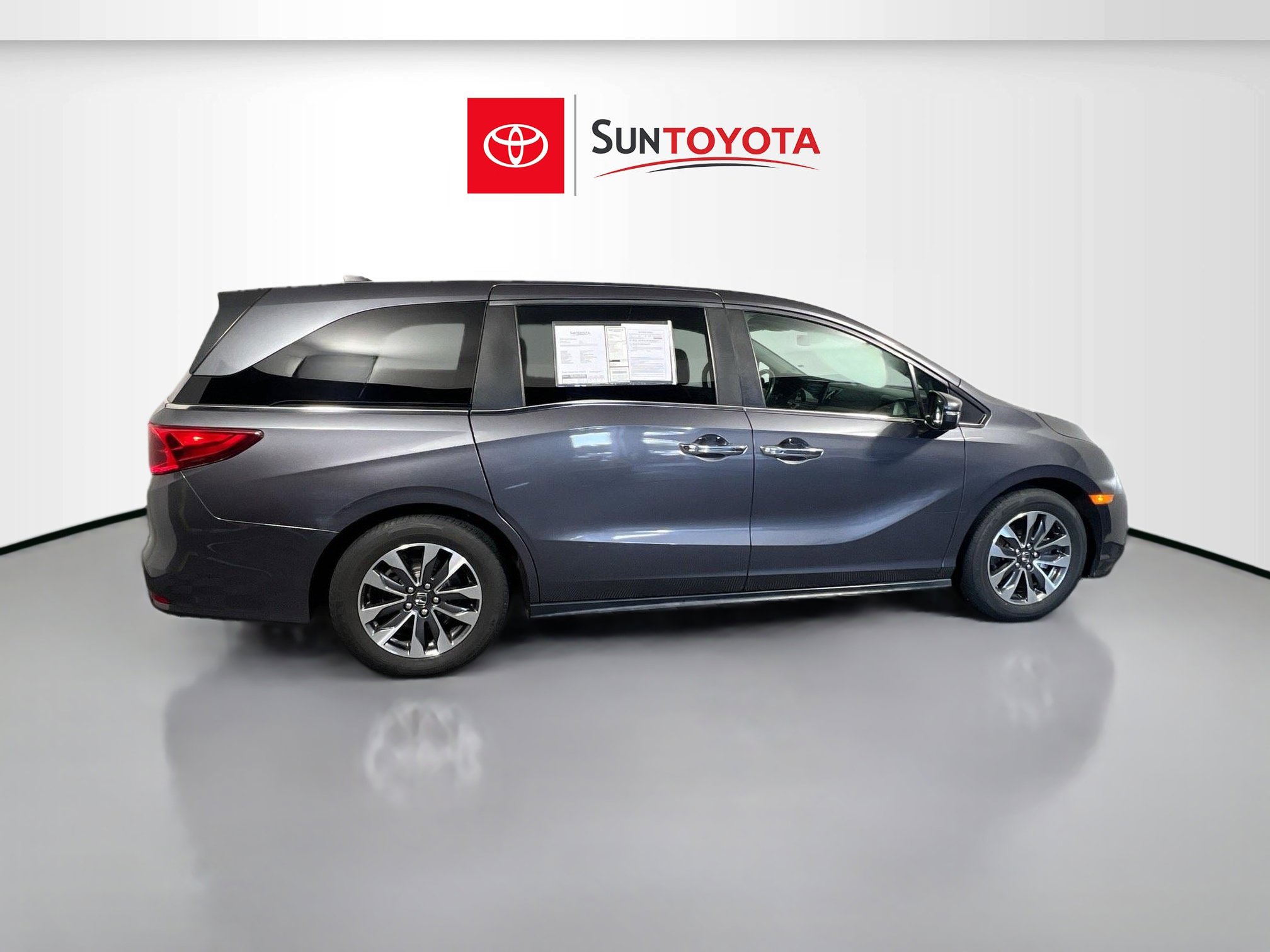 Used 2023 Honda Odyssey EX-L image 2