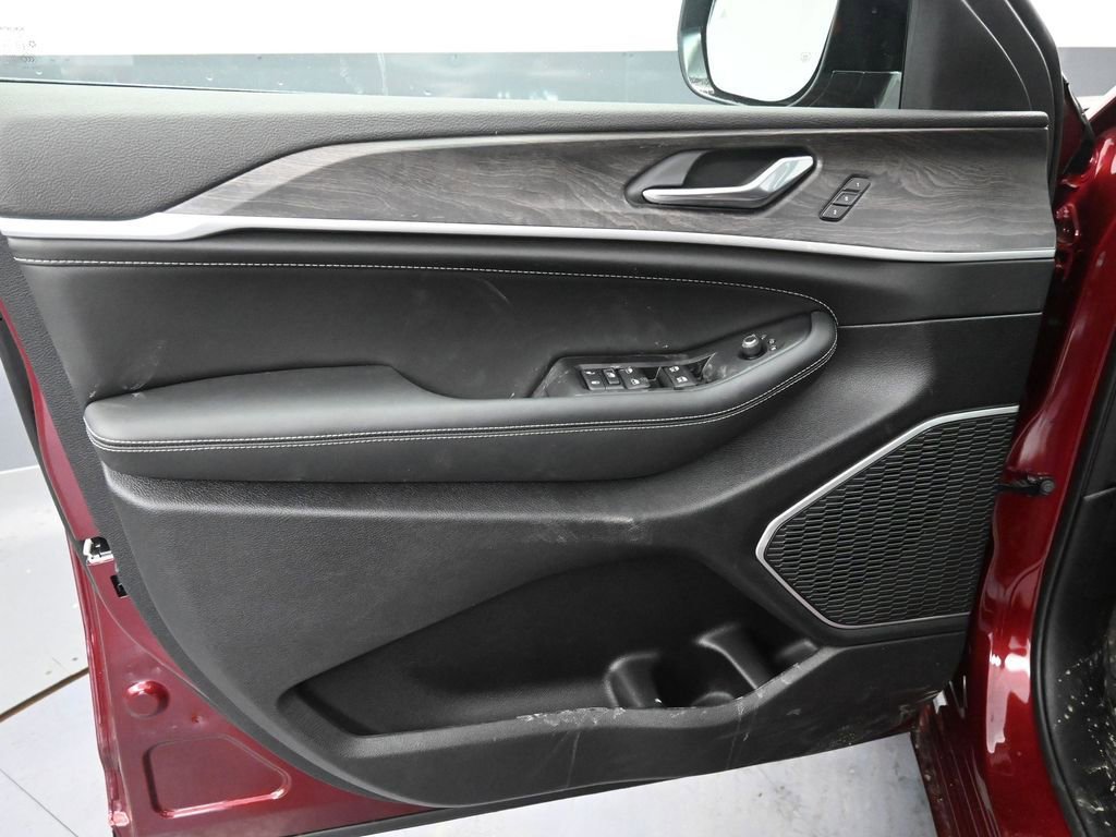 New 2026 Jeep Grand Cherokee L Limited image 13