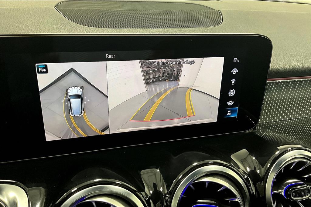 Used 2022 Mercedes-Benz GLB 250 image 30