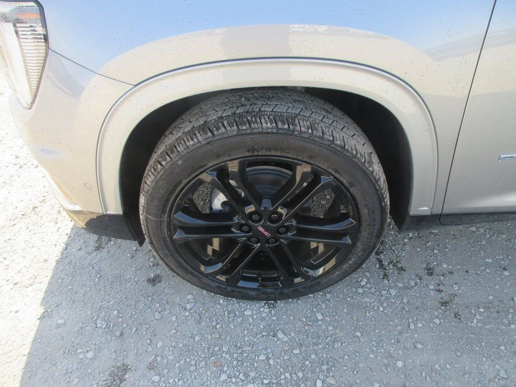 New 2026 GMC Acadia Denali w/ Super Cruise Package image 12