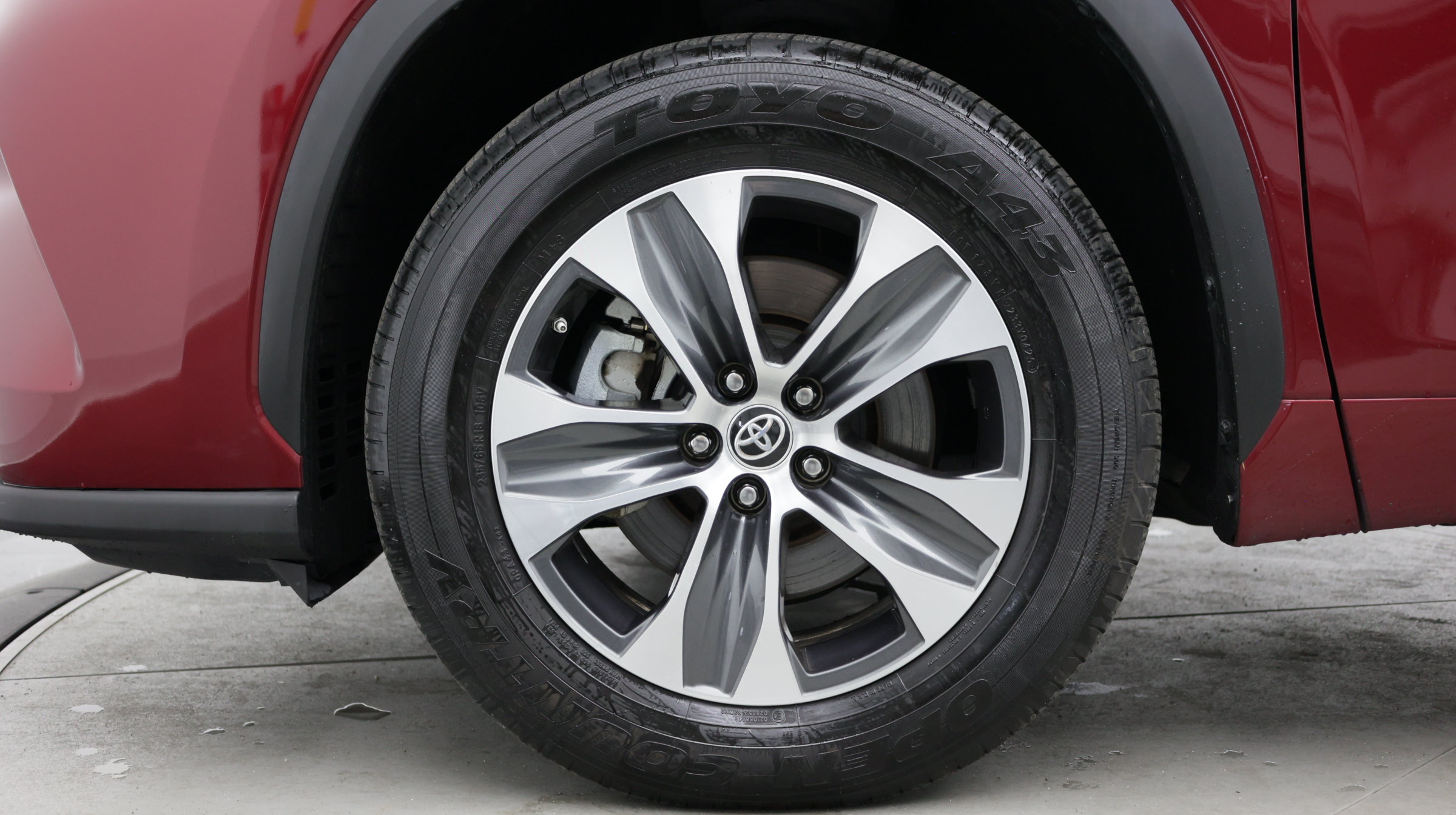 Used 2022 Toyota Highlander XLE FWD image 13