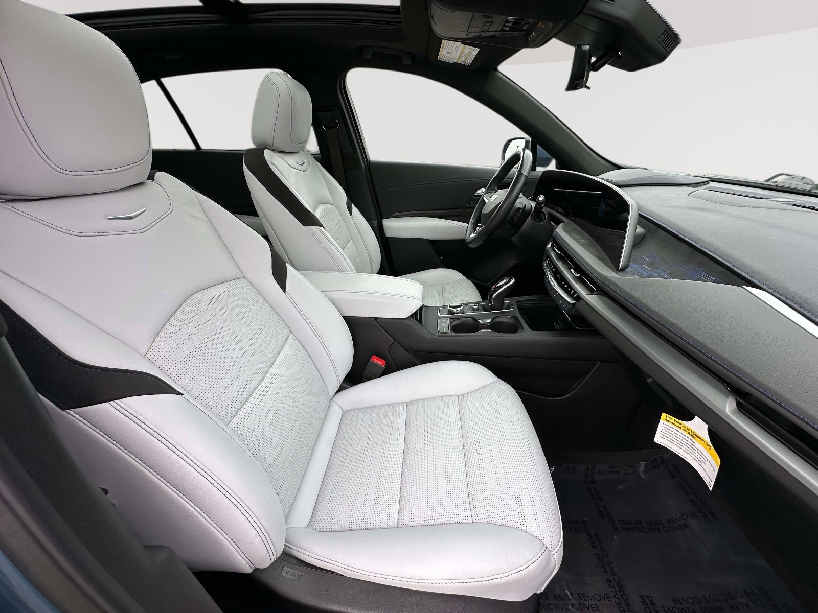 Used 2025 Cadillac XT4 Sport image 31