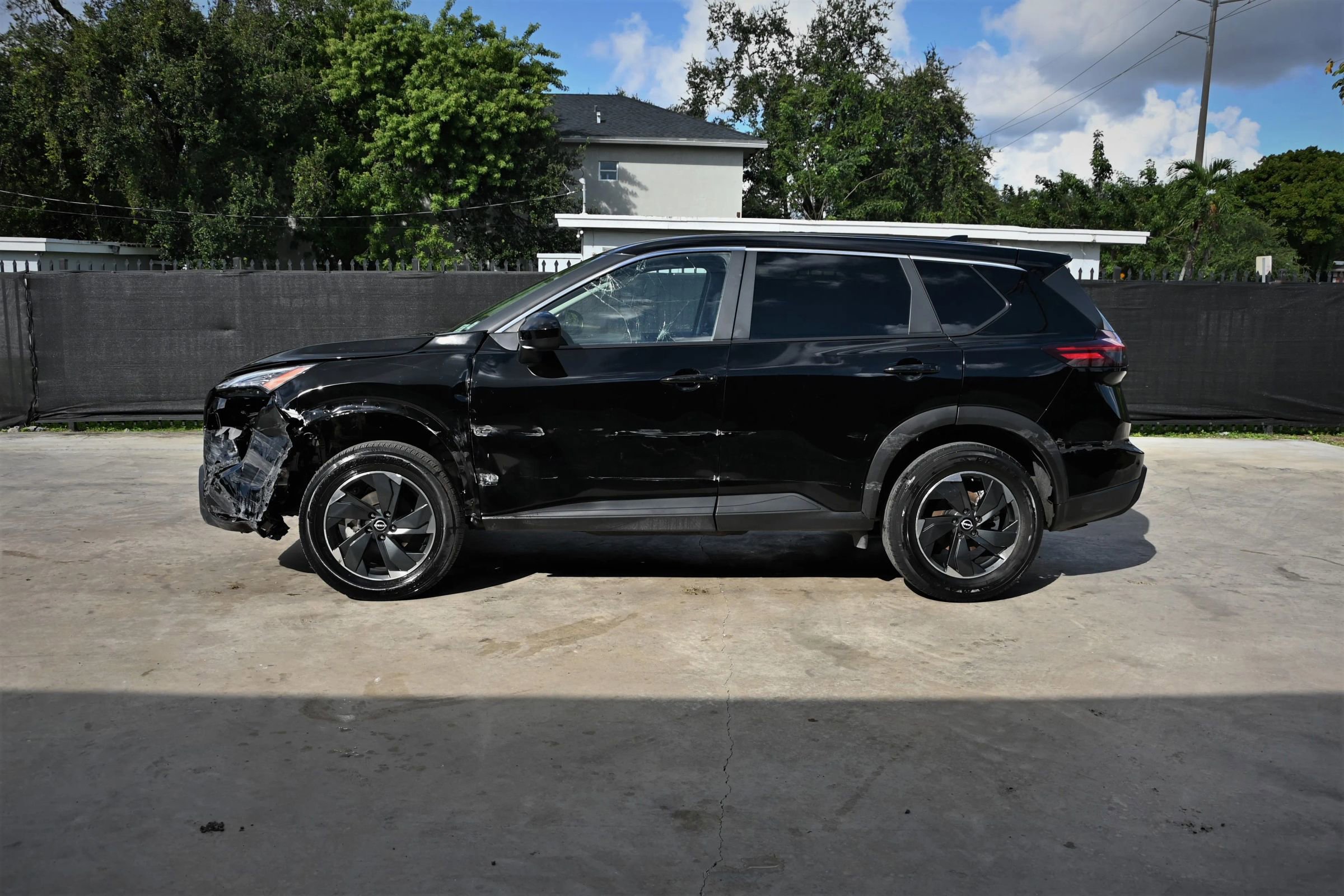 Used 2025 Nissan Rogue SV image 7
