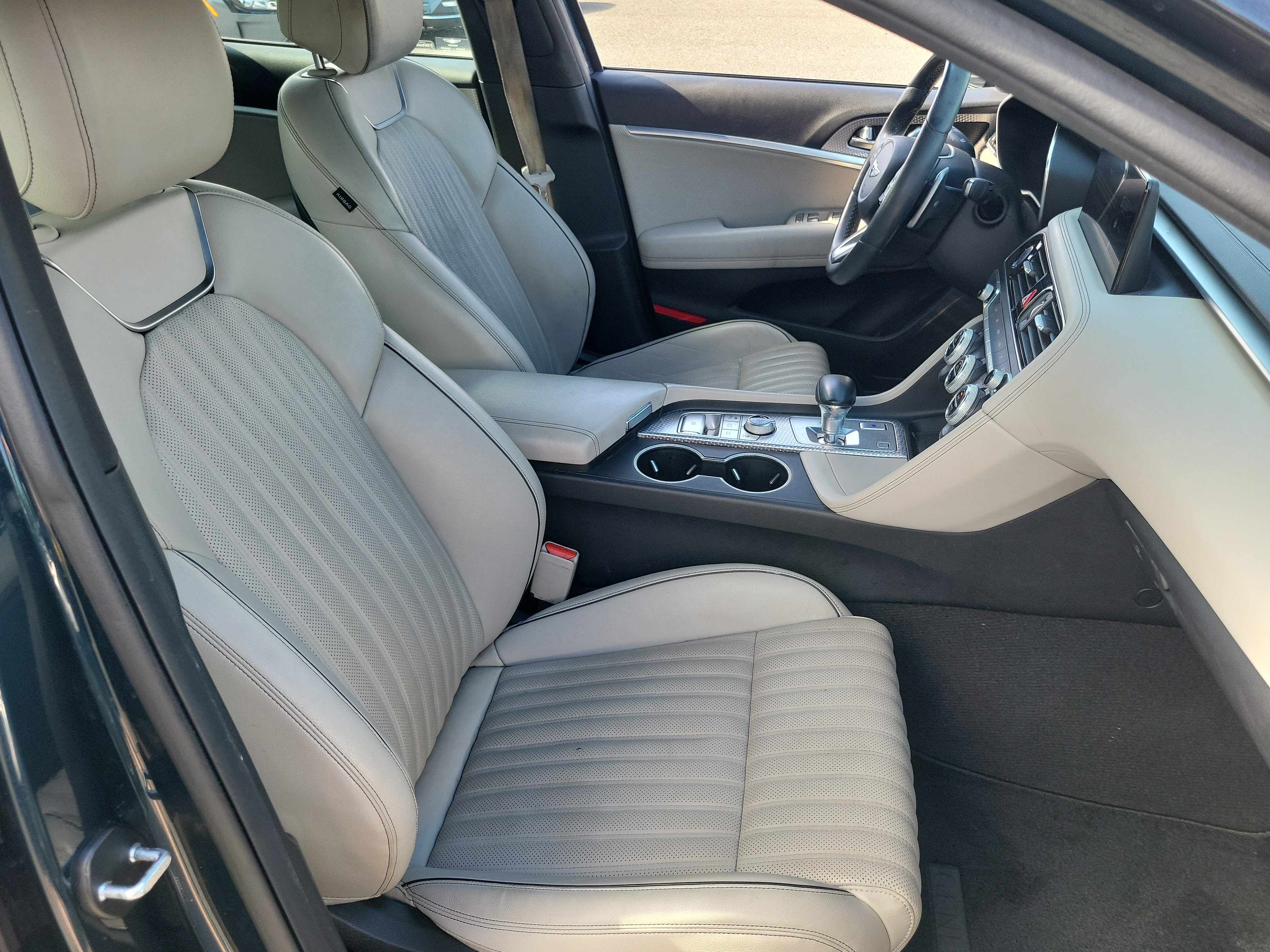 Used 2023 Genesis G70 2.0T w/ Sport Prestige Package RWD image 17