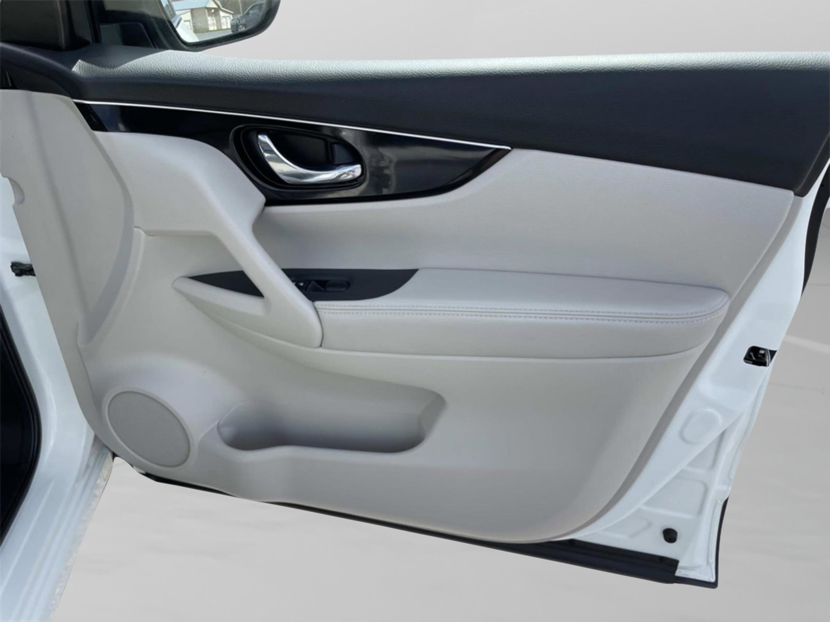 Used 2019 Nissan Rogue Sport SL w/ Premium Package image 30