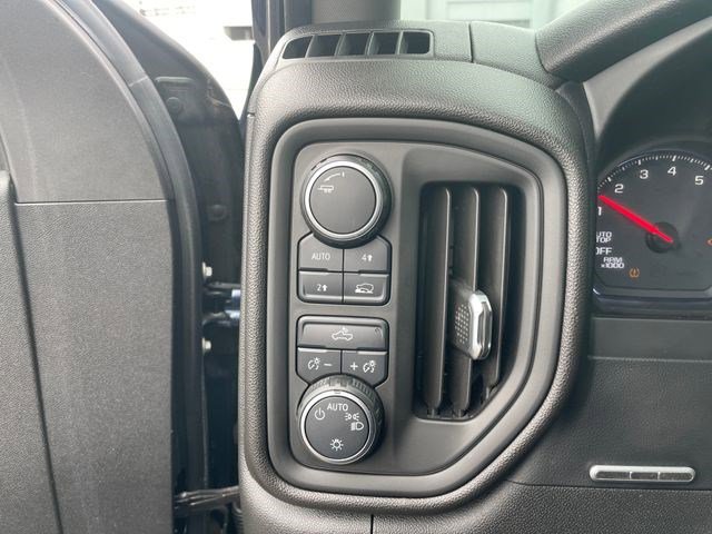 Used 2020 Chevrolet Silverado 1500 Custom w/ Custom Value Package AWD/4WD image 40