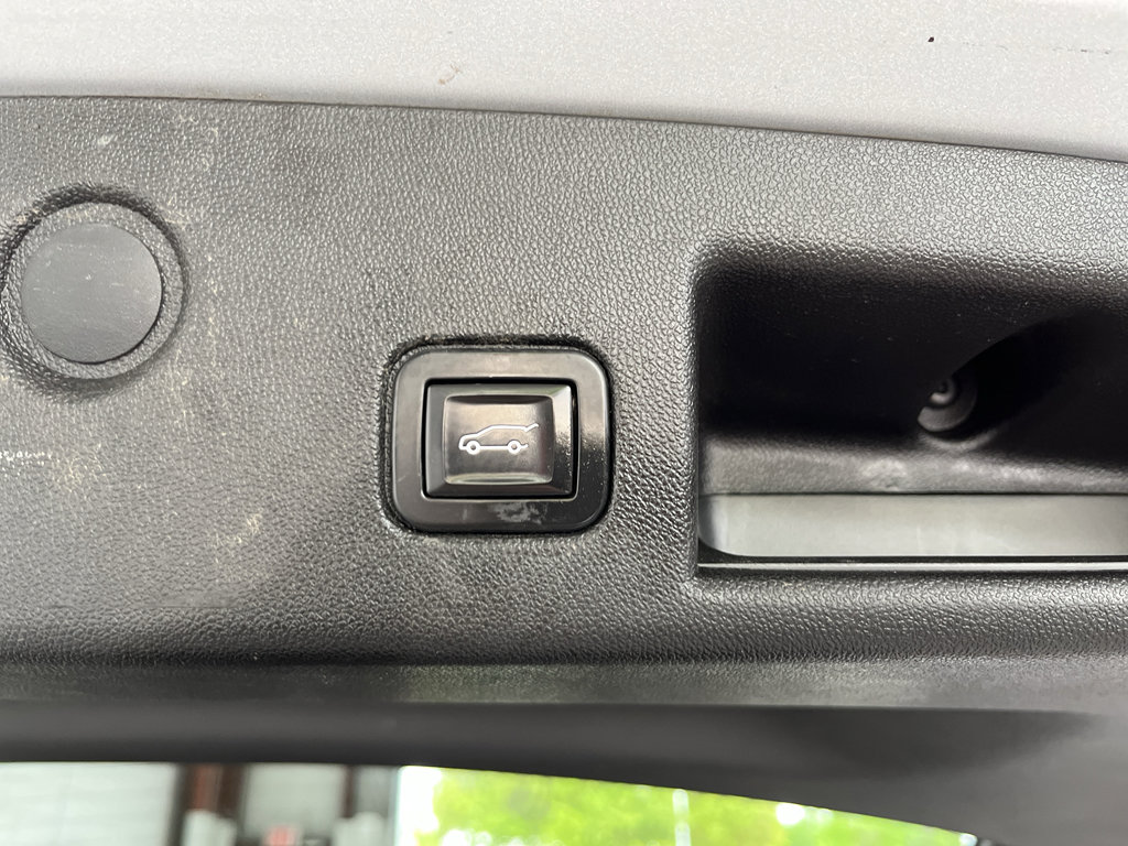 Used 2018 Chevrolet Equinox LT image 10