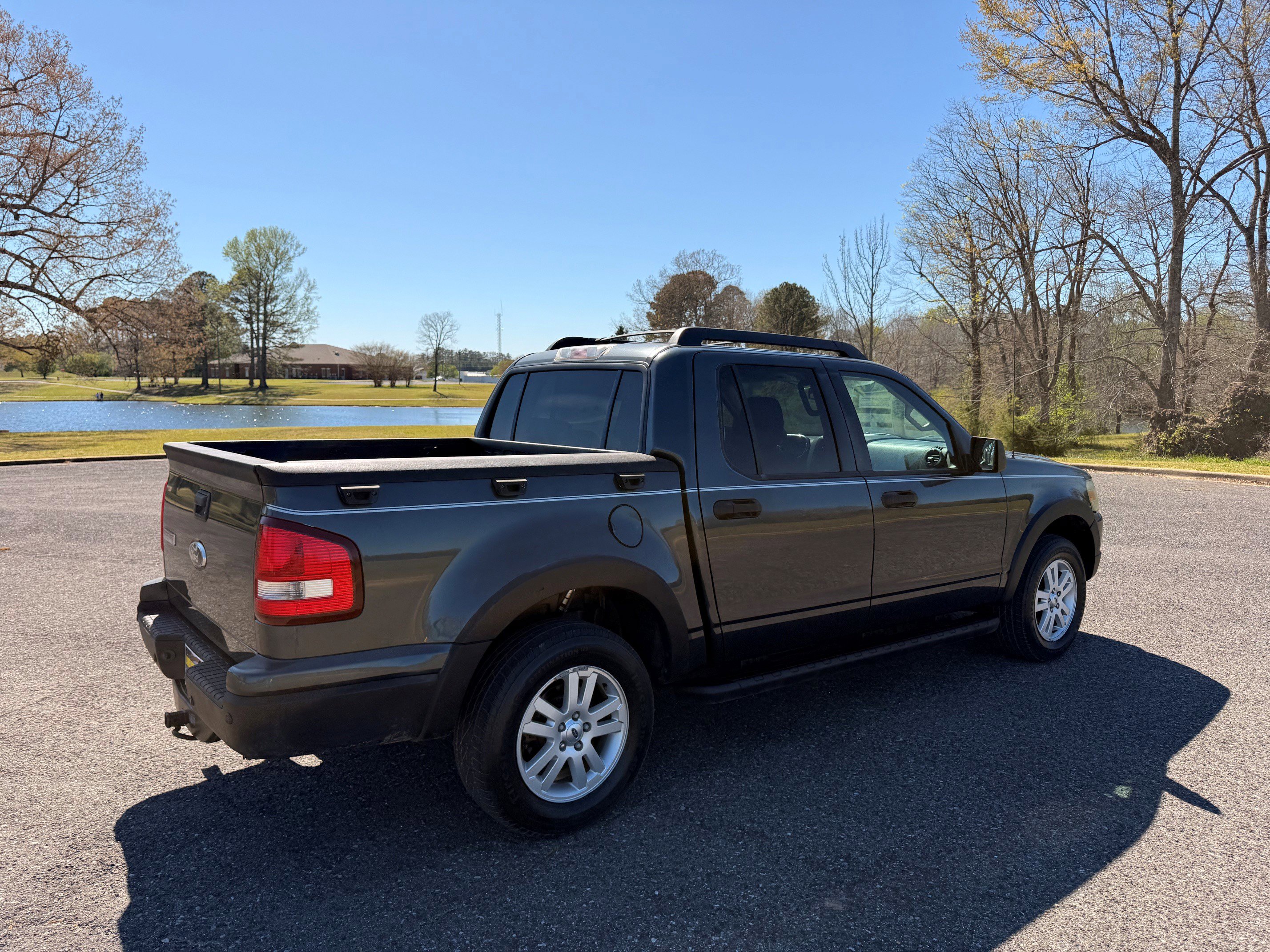 Used 2010 Ford Explorer Sport Trac XLT image 5
