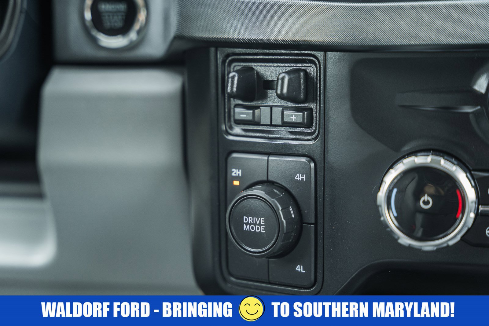 Used 2023 Ford F450 Limited w/ FX4 Off-Road Package image 32