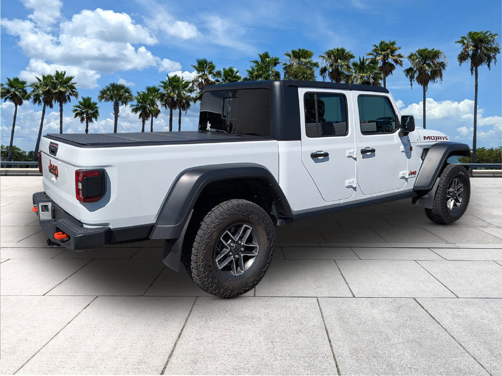 Used 2024 Jeep Gladiator Mojave w/ Technology Group AWD/4WD image 9