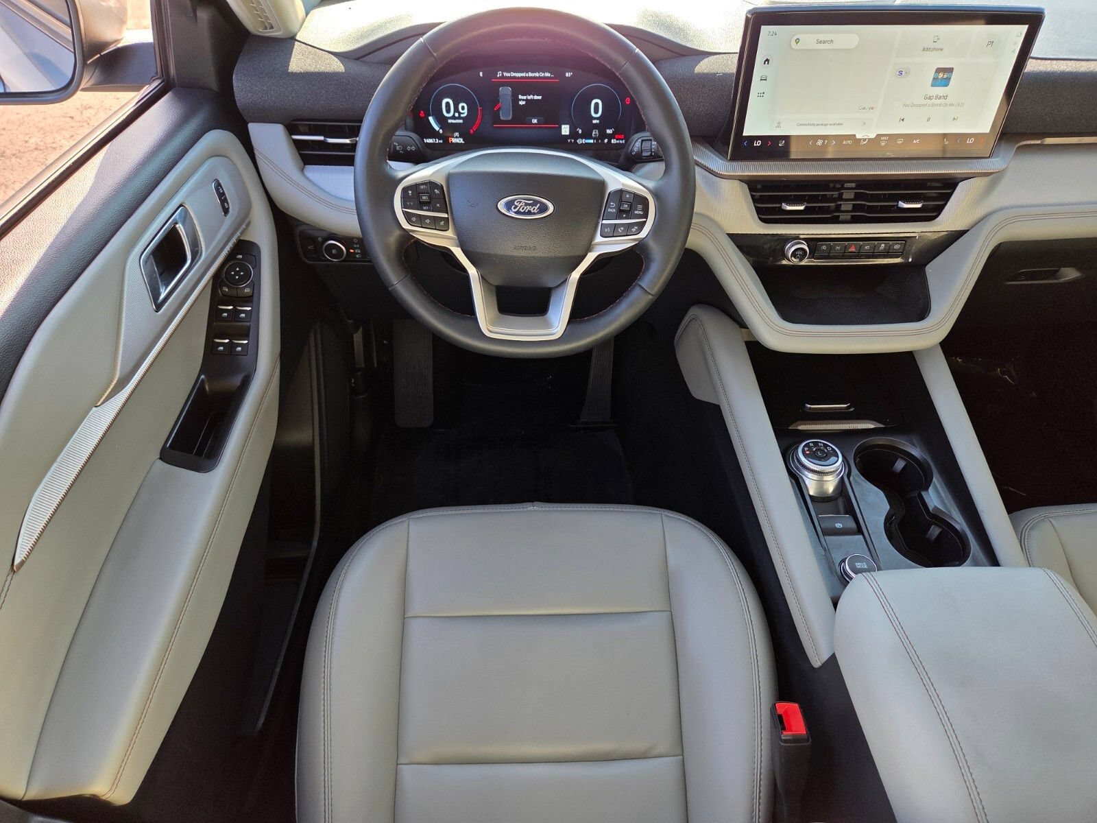 Certified 2025 Ford Explorer Active w/ Active Comfort Package AWD/4WD image 14