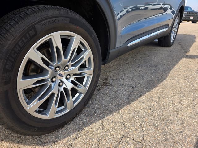 Used 2025 Ford Explorer Active w/ Active Comfort Package image 39